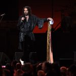 Expareja de Katy Perry, Russell Brand, es acusado de violación y agresiones sexuales