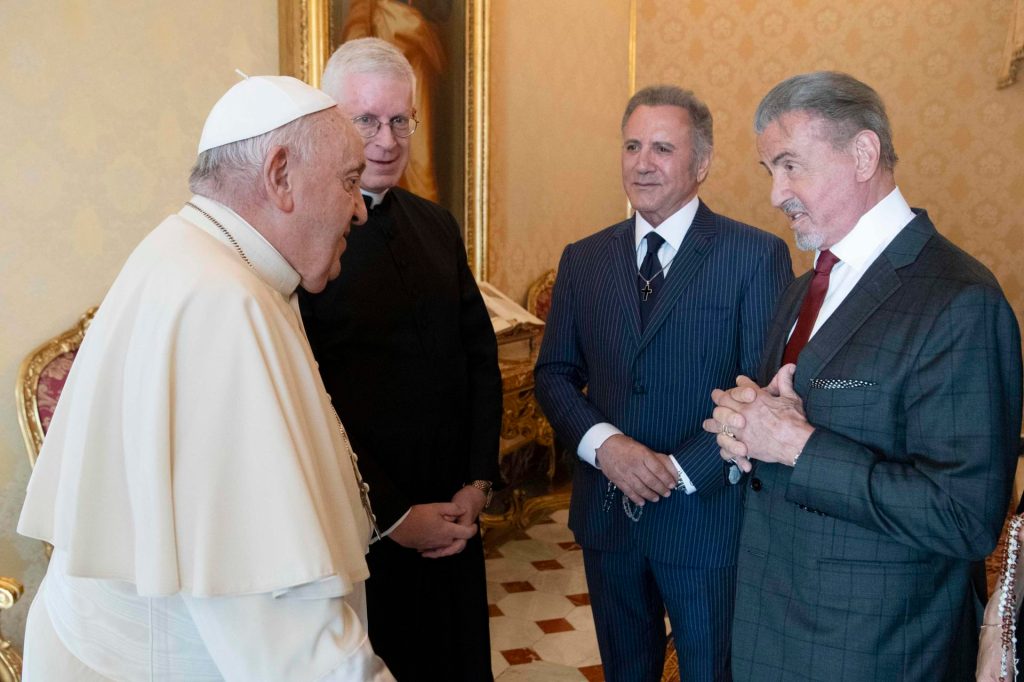 El papa recibe en el Vaticano a Sylvester Stallone