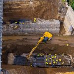 Comienza la construcción de los pilotes del puente de cuatro carriles que se instalará sobre el hundimiento en Villa Nueva