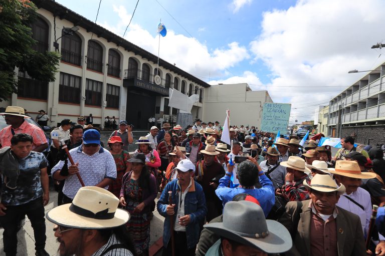 Interponen amparo en la CC en busca de garantizar la alternancia del poder