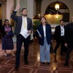 Karin Herrera se reúne con representantes de Comisión de Transición del gobierno actual
