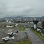 Preocupación por posible escasez de combustible para aviones en aeropuerto La Aurora