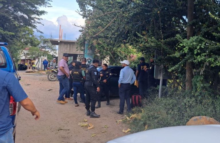 Sujeto que habría disparado contra patrulla de la PNC muere en un hospital al resultar herido de bala