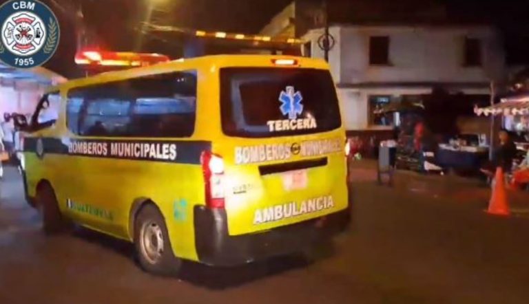Un fallecido y dos heridos de bala en ataque armado en gasolinera en la zona 5 de la capital
