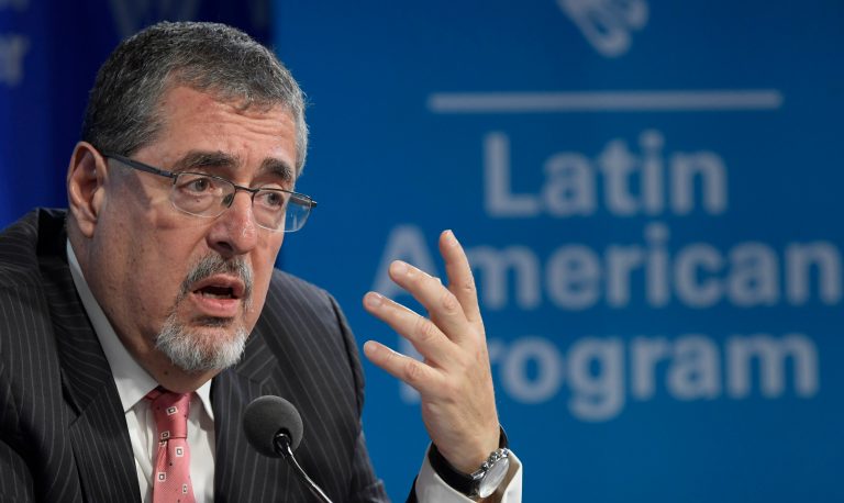 Presidente electo se reúne con sectores en busca de solucionar la crisis política de Guatemala