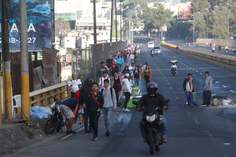 Bloqueos en Guatemala: habilitan el paso en varias rutas del área metropolitana este 13 de octubre
