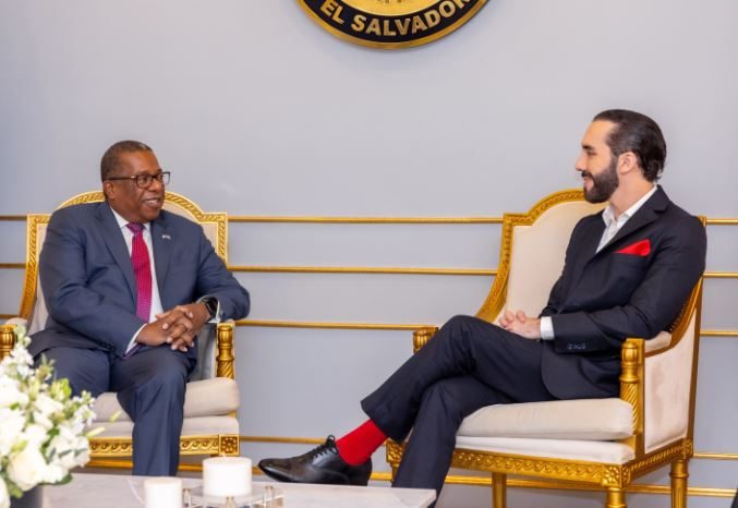 Brian Nichols y Nayib Bukele