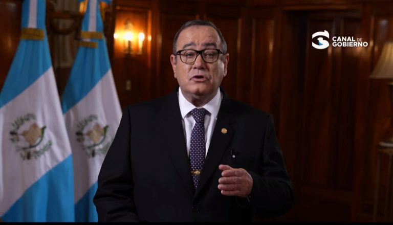Presidente Giammattei reitera que no puede remover directamente a fiscal Consuelo Porras