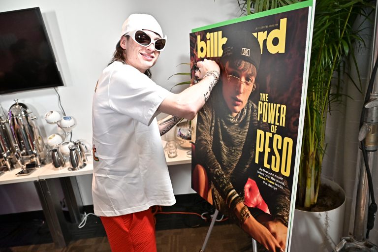 Joven imita a Peso Pluma en TikTok