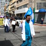 “Le pedimos que renuncie”: médicos del Hospital General San Juan de Dios manifiestan contra Consuelo Porras
