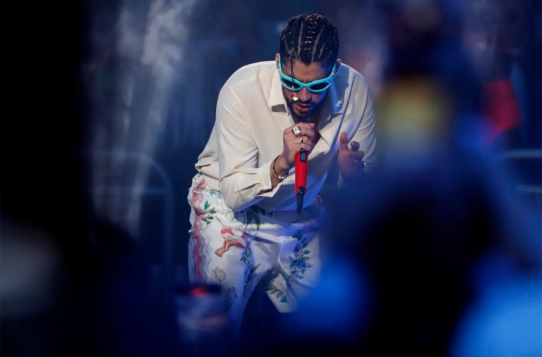 Bad Bunny lanza un disco que promete una vez más revolucionar la industria musical