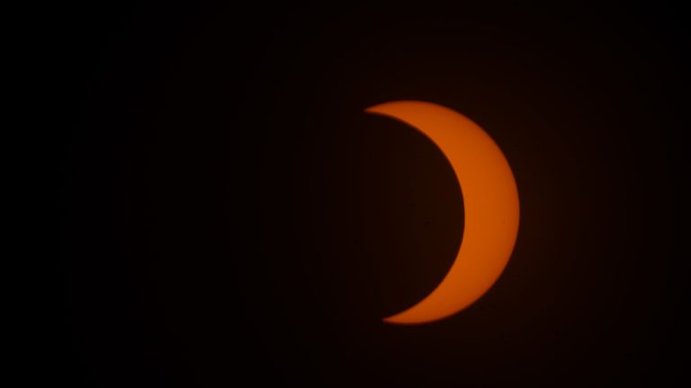 En imágenes: Así fueron las fases del eclipse parcial de Sol en Guatemala