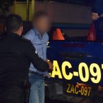 PNC captura a hombres que no pararon en un puesto de registro y que dispararon contra agentes durante intento de huida