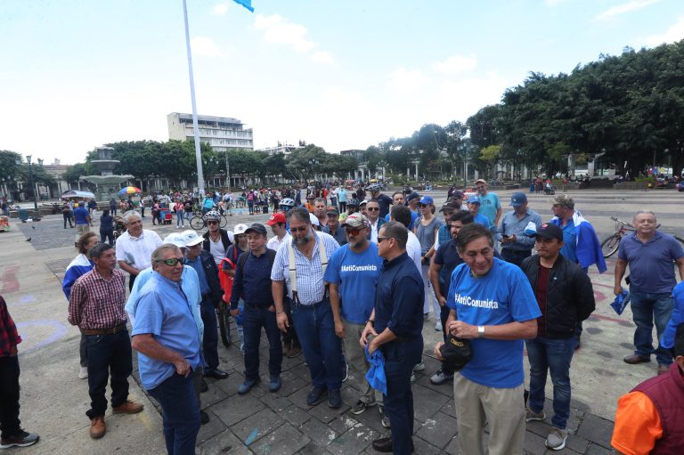 Grupo de personas en contra de los bloqueos en Guatemala lanzan convocatoria