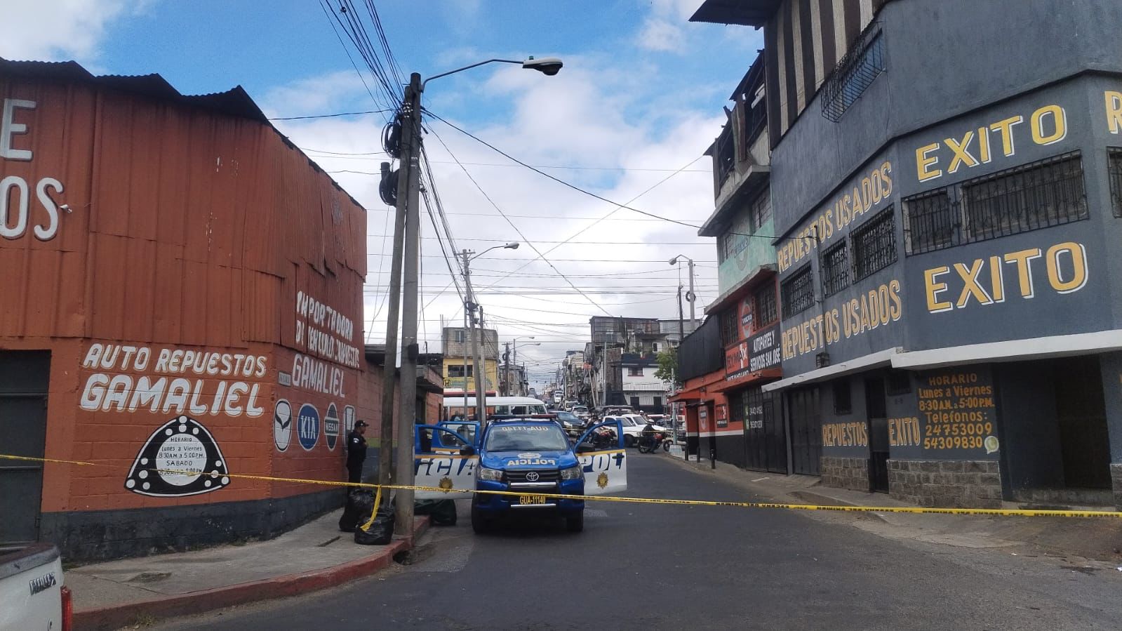 Hallan cadáver envuelto en sábanas en un sector de la zona 8