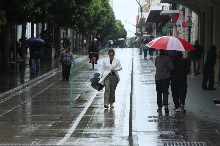 La lluvia y el frío predominan en Guatemala y expertos explican a qué se debe y cuánto tiempo permanecerá este clima