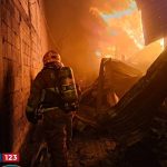 Cinco personas intoxicadas deja el incendio en Mixco en el que se utilizaron más de 55 mil galones de agua