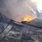 Videos: así es la labor de los bomberos para controlar incendio en bodega en Escuintla