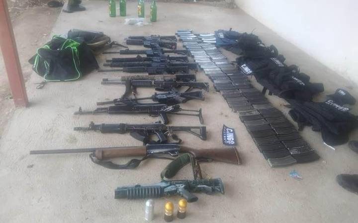 Autoridades mexicanas encuentran arsenal y equipo táctico del CJNG luego de un enfrentamiento en Chiapas