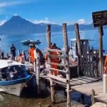 Socorristas reanudan búsqueda por agua, tierra y aire, de la turista de EE. UU. que se extravió en el Lago de Atitlán