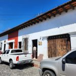 La PNC y la Fiscalía de Extinción de Dominio del MP catean varias propiedades ya extinguidas a un exalcalde de Antigua Guatemala