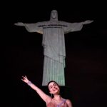 “The Eras Tour”: Taylor Swift es recibida en Brasil de brazos abiertos por un Cristo Redentor iluminado
