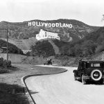 El sorprendente origen del letrero de Hollywood que cumple 100 años (y no tiene nada que ver con el cine)