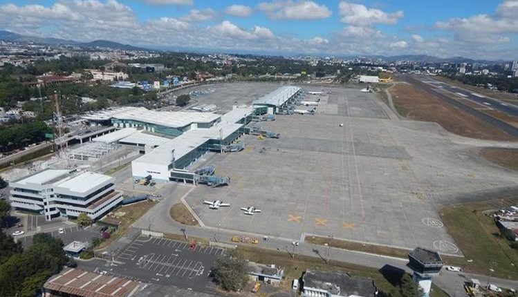 Mingob quiere más control en hangares y vuelos privados en Aeropuerto La Aurora