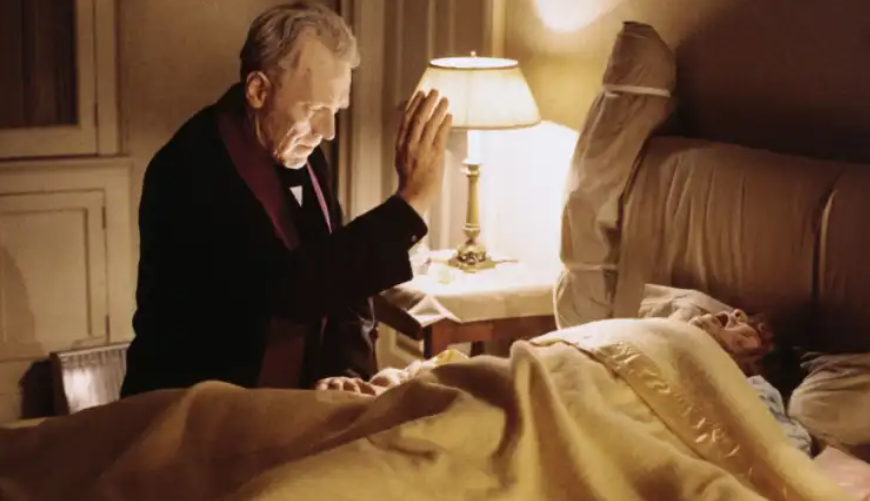 5 razones por las que “El exorcista” sigue siendo la película más aterradora del cine 50 años después de su estreno