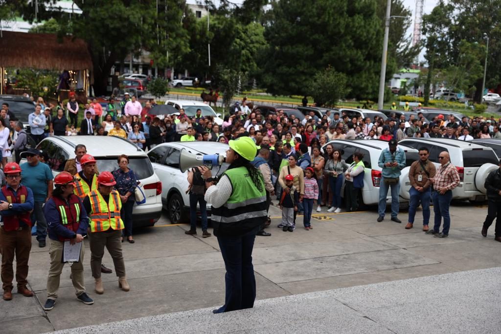 evacuación municipalidad sismo temblor guatemala 14 de diciembre (2)