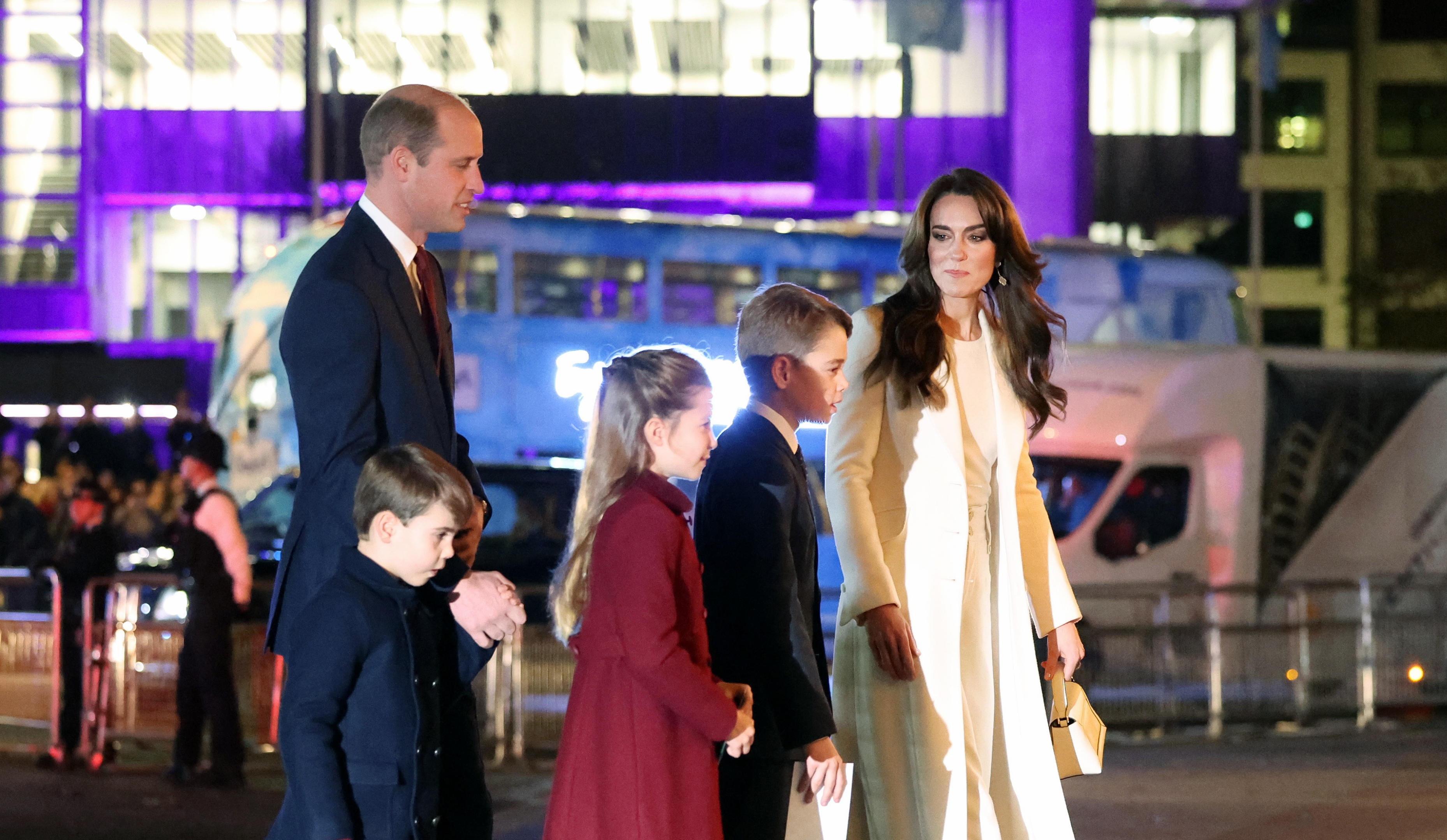 Príncipes de Gales: Qué simbolismos aparecen en la fotografía familiar navideña y cómo se relacionan con la Princesa Diana
