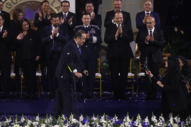 Presidente Giammattei pide prórroga para ser juramentado como diputado del Parlacén