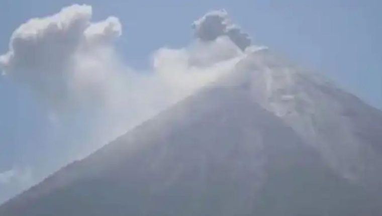 Volcán de Fuego se mantiene en constante actividad. (Foto: Hemeroteca PL)
