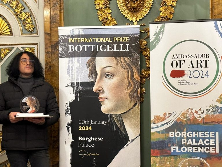 El guatemalteco Samuel Escobar es condecorado en Italia con el "Premio Internacional Botticelli”