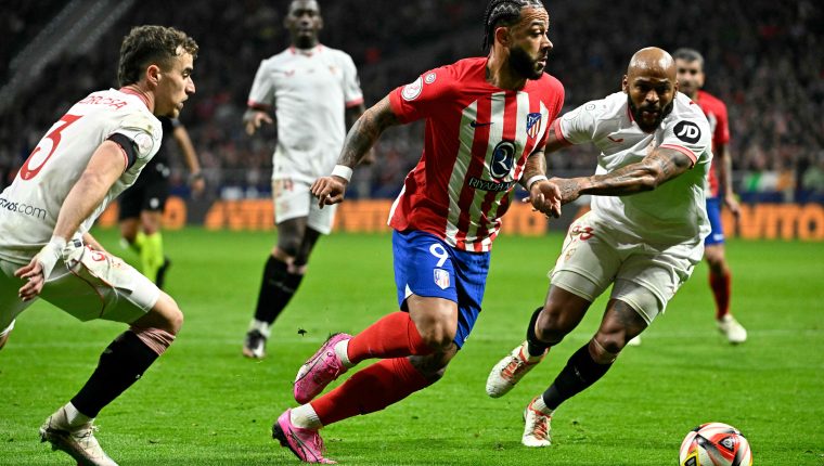 El Atlético de Madrid es uno de los semifinalistas de la Copa del Rey. (Foto Prensa Libre: JAVIER SORIANO / AFP)