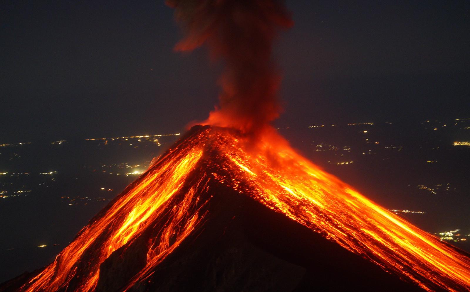 VOLCÁN DE FUEGO. FOTO PRINCIPAL