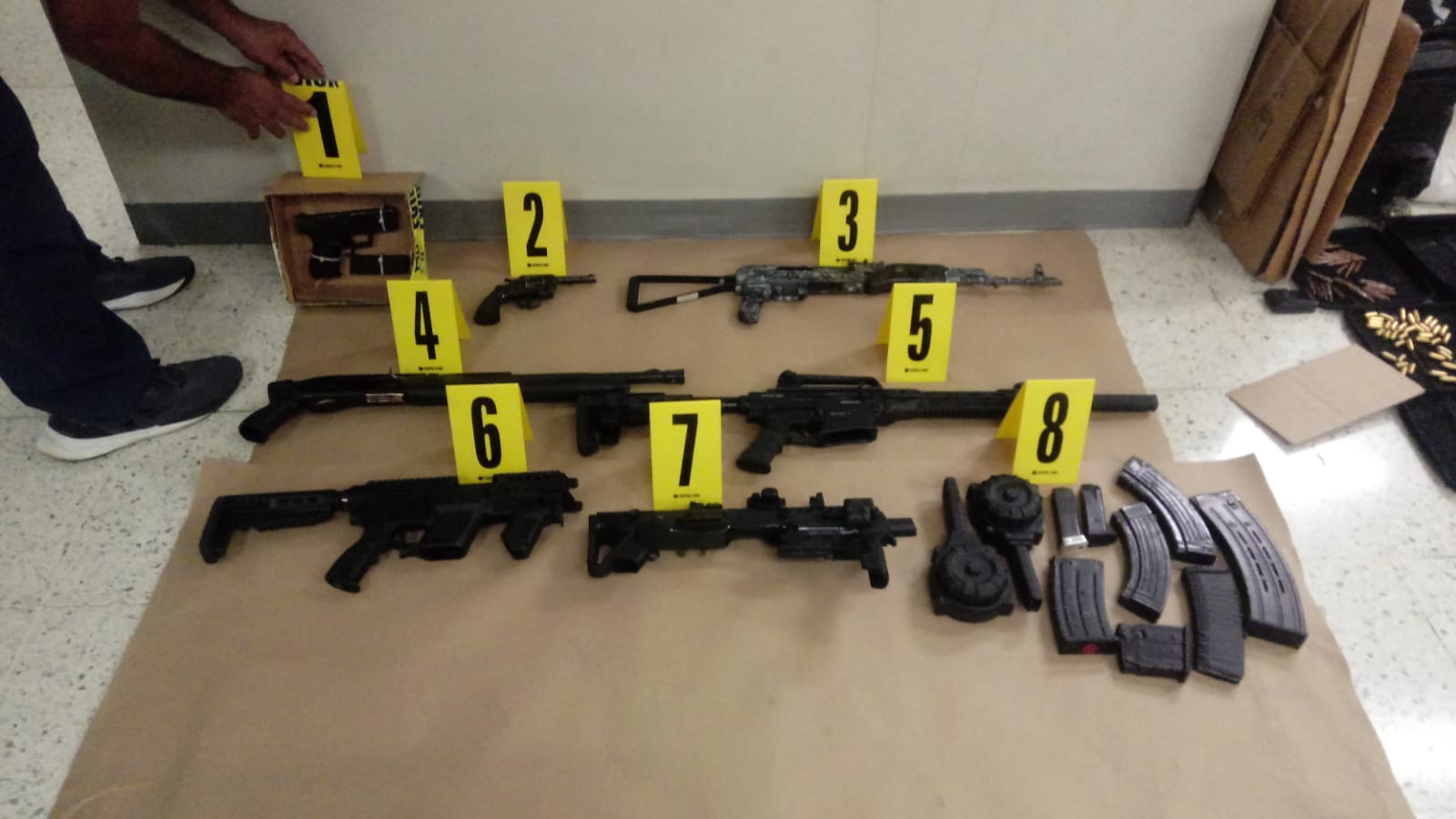 Localizan fusiles, municiones y chalecos antibalas en operativo en El Gallito, zona 3