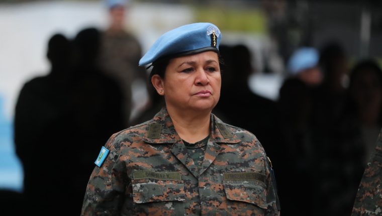 La coronel Hilda González Klusmann fue nombrada comandante de Creompaz. (Foto Prensa Libre: Óscar Vásquez Mijangos)