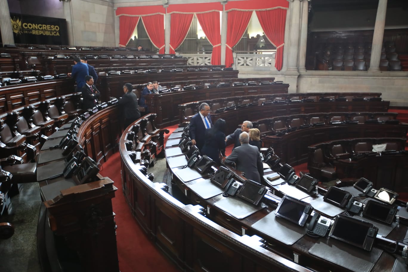 Diputados de Semilla convocan a integrantes de otras bancadas en busca de apoyo para dirigir la Junta Directiva del Congreso