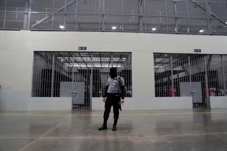 Las muertes de detenidos en el régimen de excepción en El Salvador aumentan