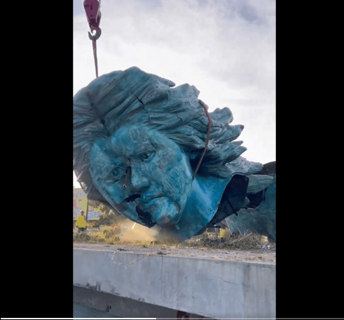 ¿Qué representaba el monumento a la reconciliación que el presidente de El Salvador ordenó demoler?