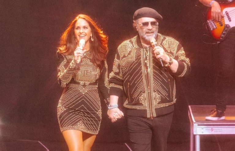 Lucero y Mijares desatan rumores de amor en escenario