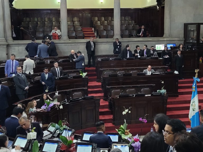 Congreso completa repartición de comisiones de trabajo