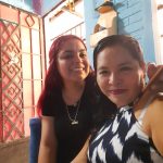 “No sueñen con un presidente como Bukele”: madre relata cómo su hija fue detenida en El Salvador por una foto que se hizo viral