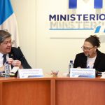 Fiscal general Consuelo Porras se reúne con ministro de Gobernación, quien asistió en nombre de Arévalo