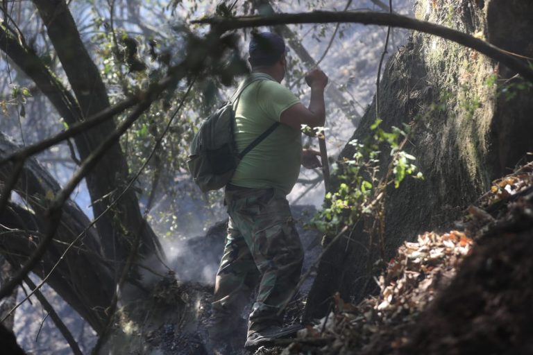 Surge temor por daños a futuro por incendio en volcán de Agua