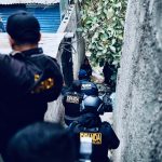 Fuerzas de seguridad buscan armas y a presuntos extorsionistas en 81 allanamientos