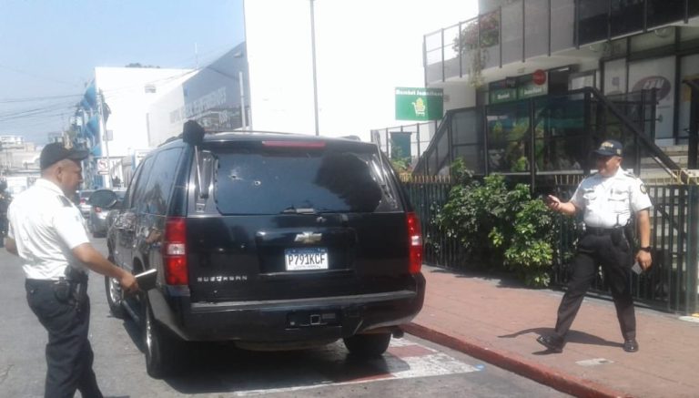 Fiscal del MP es atacada a balazos por hombres que vestirían como agentes de PNC