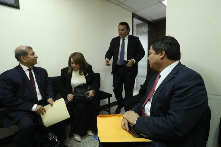 Magistrados del TSE pagan fianza de Q700 mil pero siguen suspendidos de sus cargos