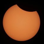 ¿Qué medidas tomar para ver de forma segura el eclipse parcial de Sol del próximo 8 de abril?